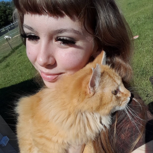 Meet your Posher, Allison - Picture 1 of 1